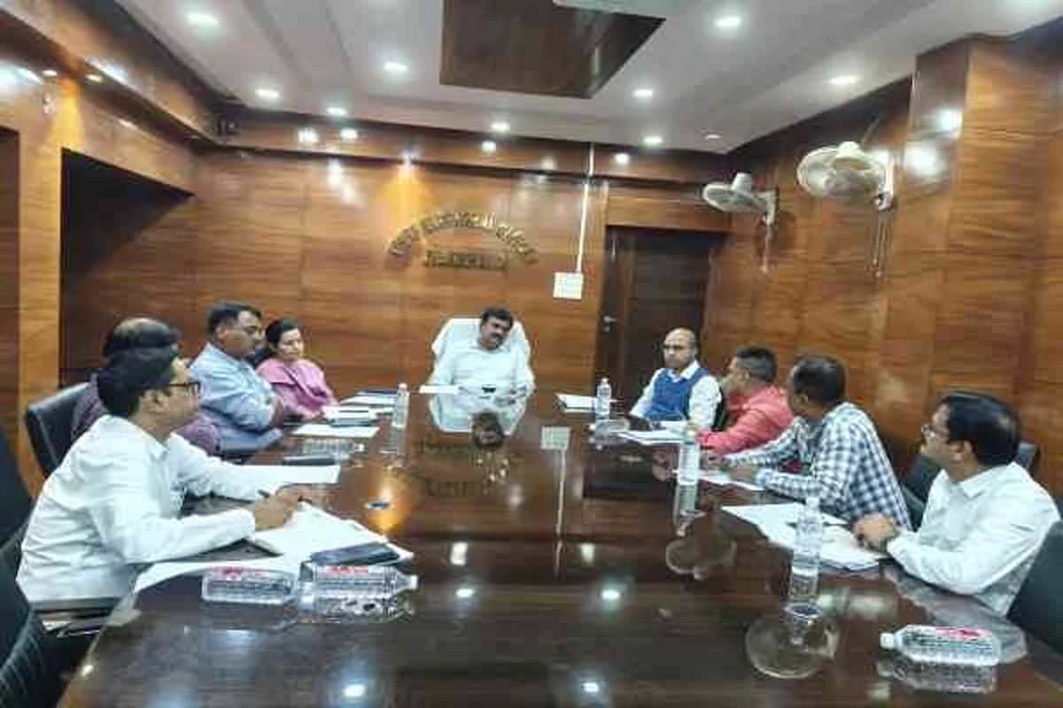 झारखंड में मतदान के दिन सभी संस्थानों के कर्मियों को सवैतनिक छुट्टी देने का निर्देश